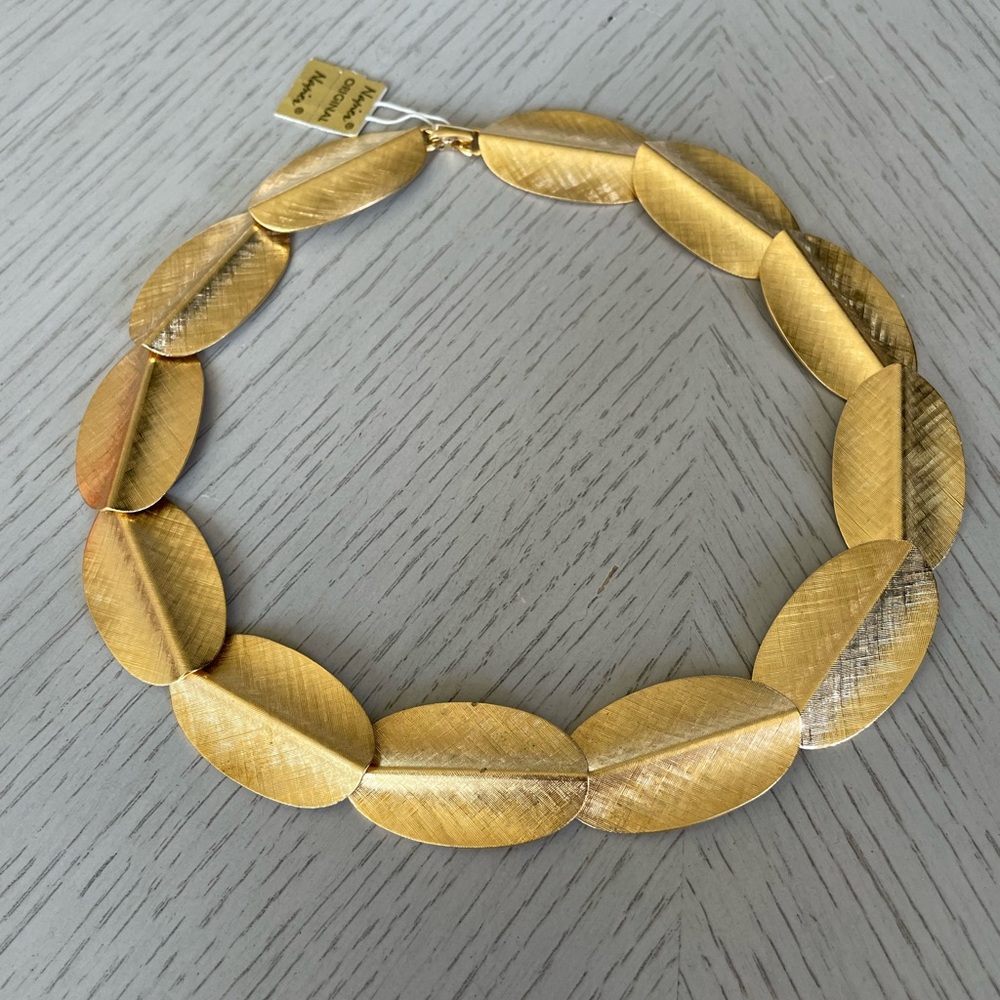 Vintage Napier Goldtone brushed leaf choker style necklace